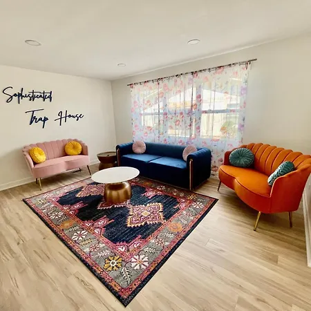 Luv Happii House Apartment